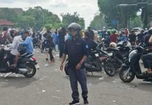 Ketua DPRD Sumsel Pegang Al-Quran, Mahasiswa Pulang dengan Lega