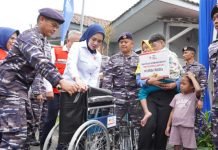 Sinergi PMI dan TNI AL Lampung, Hadirkan Layanan Kesehatan Hingga Bazar Murah