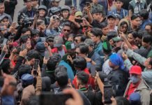 Unjuk Rasa di Lampung Berlangsung Kondusif, Gubernur Rahmat Mirzani Duduk Bersama Mahasiswa