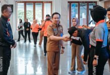 Sekdaprov Marindo Kurniawan Lepas 80 Atlet Kontingen PON Bela Diri II Tahun 2025