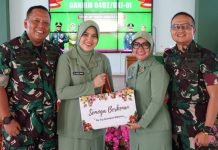 Tradisi Pedang Pora Iringi Serah Terima Jabatan Dandim 0402/OKI-OI