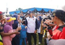Peringati HUT ke-17 Kabupaten Mesuji, Ribuan Warga Ikuti Jalan Sehat Bersama Gubernur Lampung