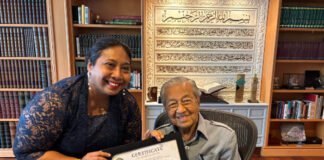 IWO Berikan Apresiasi Asian Inspired Leader kepada Tun Dr. Mahathir Mohamad
