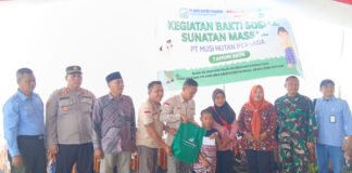 Perkuat Sinergi dengan Masyarakat, PT MHP Gelar Bakti Sosial Sunatan Massal di Simpang Raja