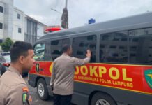 Kapolresta Bandar Lampung Lepas Keberangkatan Jenazah Bripda Wayan untuk Dimakamkan