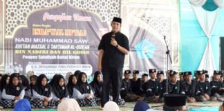 Peringatan Isra Mi’raj di Tanjung Sari, Bupati Egi Tegaskan Pesantren Fondasi SDM Unggul Penopang Pembangunan