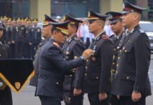 Kapolda Lampung Pimpin Upacara Hari Kesadaran Nasional dan Anugerahkan Satya Lencana kepada 459 Personel