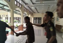 Vonis Rozi Yanto Ditunda Lagi, Keluarga Korban Murka