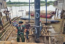 TNI Bangun Jembatan Gantung Sungai Dabuk, Buka Akses dan Asa Warga Embacang