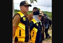 Protes Unik Warga Purbolinggo Picu Perbaikan Jalan yang Lama Dikeluhkan