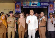 Blusukan ke Pasar Natar, Bupati Egi Cek Harga Sembako Jelang Lebaran