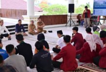 Duduk Lesehan Bahas 7 Tuntutan Mahasiswa, Egi: Kritik Boleh, Demokrasi Harus Dewasa