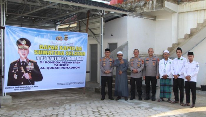 Kapolda Sumsel Beri Bantuan Sumur Bor dan Pembangunan Rumah Al-Qur’an di OKU Timur