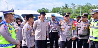 Bupati Egi Dampingi Wakapolri Tinjau Arus Mudik Bakauheni, Pastikan Pemudik Aman dan Nyaman