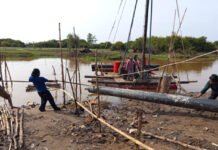 Progres 24 Persen, Kodim 0402/OKI–OI Percepat Pembangunan Jembatan Gantung Sungai Dabuk di Desa Embacang