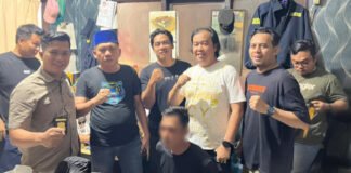 Tersangka Pembunuhan Staf Bawaslu OKU Selatan Serahkan Diri ke Polsek Sukarami