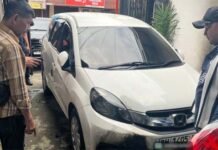 Terekam CCTV, Dua Pelaku Lempar Benda Terbakar ke Rumah Warga Palembang