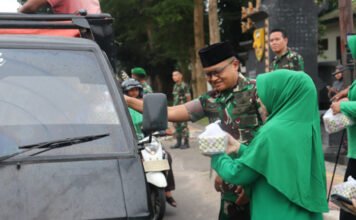 Indahnya Berbagi di Bulan Suci Ramadan, Kodim 0402/OKI-OI Hadir di Tengah Masyarakat