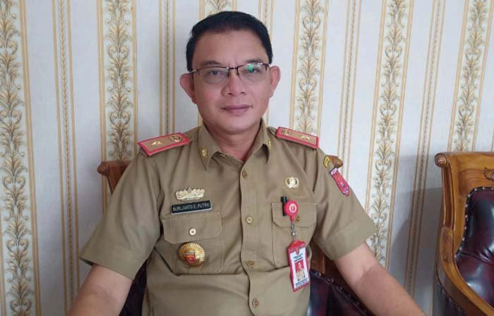 Kadis Kominfo Lambar Luruskan Isu Larangan Kendaraan Plat Luar Daerah Parkir di Lingkungan Pemda