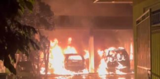 Kebakaran di Garasi Klinik Mitra Ananda, Dua Mobil dan Tiga Motor Hangus Dilalap Api