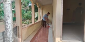 Satgas TMMD Kodim 0402/OKI Bersihkan Masjid Al-Hidayah Bersama Warga