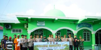 Lewat Program Belida, Polres OKI Bersihkan Masjid Muhajirin