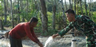 Demi Penuhi Kebutuhan Air Bersih, Satgas TMMD Kodim 0402/OKI Lanjutkan Pengeboran Sumur