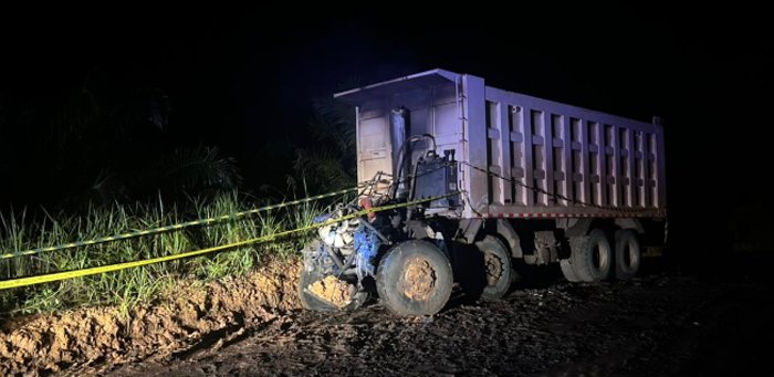 Dua Truk Batubara Tabrakan di Jalan Hauling Muratara, Satu Sopir Tewas Terbakar