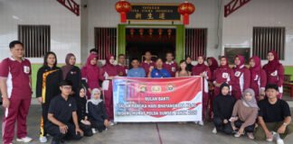 Perkuat Toleransi, Bidhumas Polda Sumsel Laksanakan Kerja Bakti di Kelenteng Sin Sen Tau