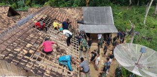 Percepatan Rehab RTLH, Satgas TMMD Kodim 0402/OKI Lanjutkan Pembongkaran Rumah Warga