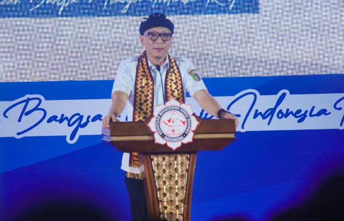 Gubernur Mirza Gaungkan Tri Hita Karana di Mahasabha XIV KMHDI, Tegaskan Harmoni dan Penguatan SDM Lampung