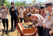 Dukung Program Prioritas Nasional, Kapolres Banyuasin Salurkan Bantuan Sosial di Air Kumbang