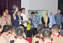 Kunjungi SMA Kebangsaan, Menko Pangan Tanamkan Mental Berani dan Disiplin bagi Pelajar