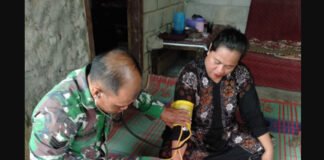 Satgas TMMD Kodim 0402/OKI Berikan Layanan Kesehatan Gratis dari Rumah ke Rumah