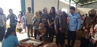Pemkab PALI Gelar Sidak Pengawasan Obat dan Makanan di Pasar Kalangan Simpang Raja