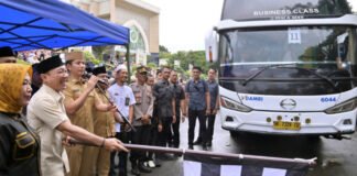 413 CJH Lampung Selatan Diberangkatkan, Bupati Egi: Jaga Kesehatan dan Nama Baik Daerah