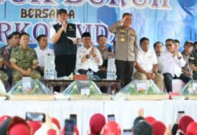 Polda Sumsel Kawal Aksi Damai Ratusan Buruh dan Gelar Potong Tumpeng Bersama