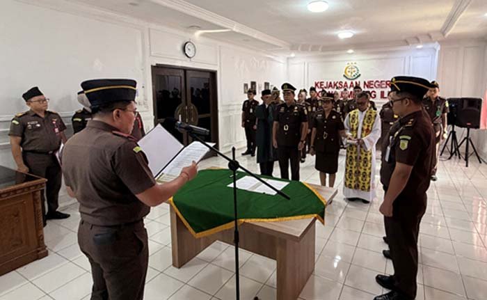 Penyegaran Organisasi, Kejari OKI Lantik Dua Pejabat Baru