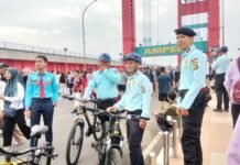 Patroli Sepeda Ditpamobvit Polda Sumsel Hadirkan Rasa Aman di Kawasan Ampera