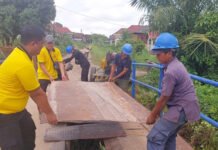 Polsek Lempuing Jaya Turun Tangan, Jembatan Penghubung Desa Akhirnya Dibenahi