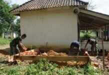 Satgas TMMD Ke-128 Kodim 0402/OKI Kebut Pembangunan MCK di Pematang Sukatani