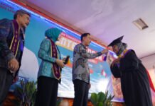 Bupati Muchendi Hadirkan Lentera Desa di Lempuing, Warga Antusias Akses Layanan Publik