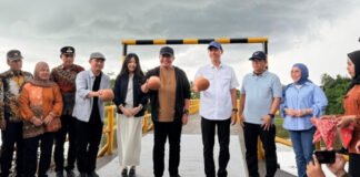 Didampingi Bupati Muchendi, Gubernur Herman Deru Resmikan Infrastruktur Jembatan di OKI