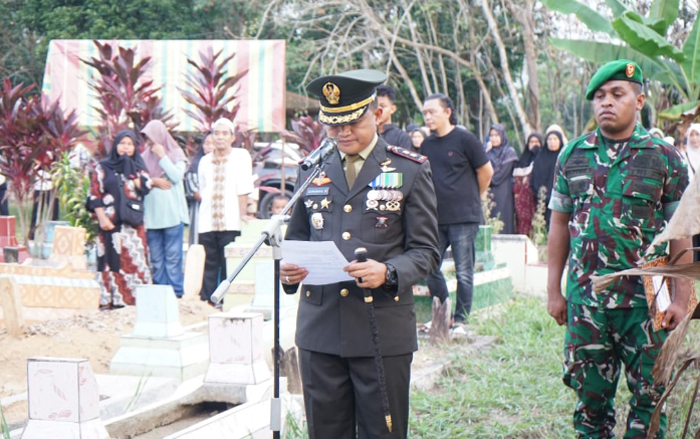 Dandim 0402/OKI-OI Pimpin Upacara Pemakaman Militer Almarhum Kopda Robi Angriawan