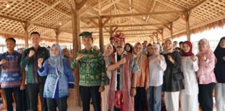 Perkuat Ekonomi Kreatif Berbasis Budaya, Pemkab Lampung Selatan Latih Generasi Muda Lestarikan Ikat Tukkus