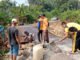 Lewat Program BELIDA, Polsek Jayaloka Perbaiki Tanggul Jembatan di Desa Purwodadi