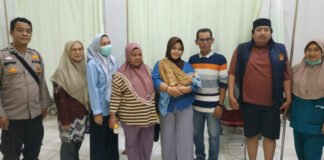 Respons Cepat Polres Banyuasin Selamatkan Bayi Perempuan yang Ditemukan Warga di Talang Ipuh