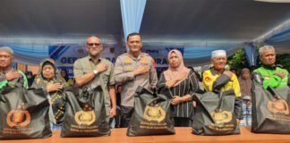 Dukung Program Presiden, Polda Sumsel dan Bulog Bagikan Ribuan Paket Pangan di 17 Wilayah