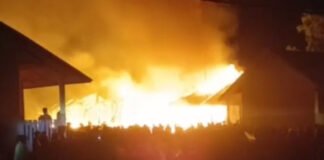 SMPN 6 Cengal Terbakar, Warga Heboh dan Berjibaku Padamkan Api