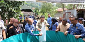 Bupati Tapsel Salurkan Bantuan Kolam Lele untuk Percepat Swasembada Ikan di Sipirok